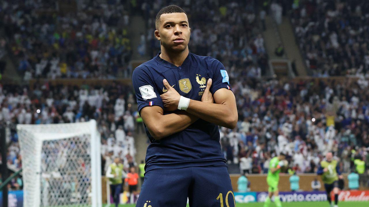 世界杯帽子戏法传奇：从1930乌拉圭到2022姆巴佩的54次神迹