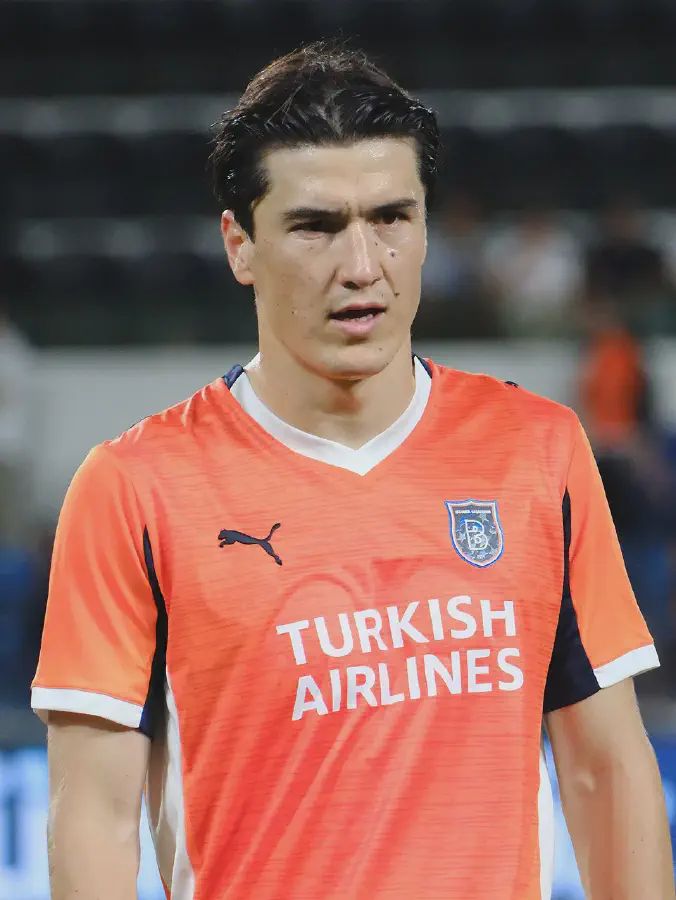 Eldor Shomurodov：世界杯 2026 球星档案（乌兹别克斯坦的意甲先驱）