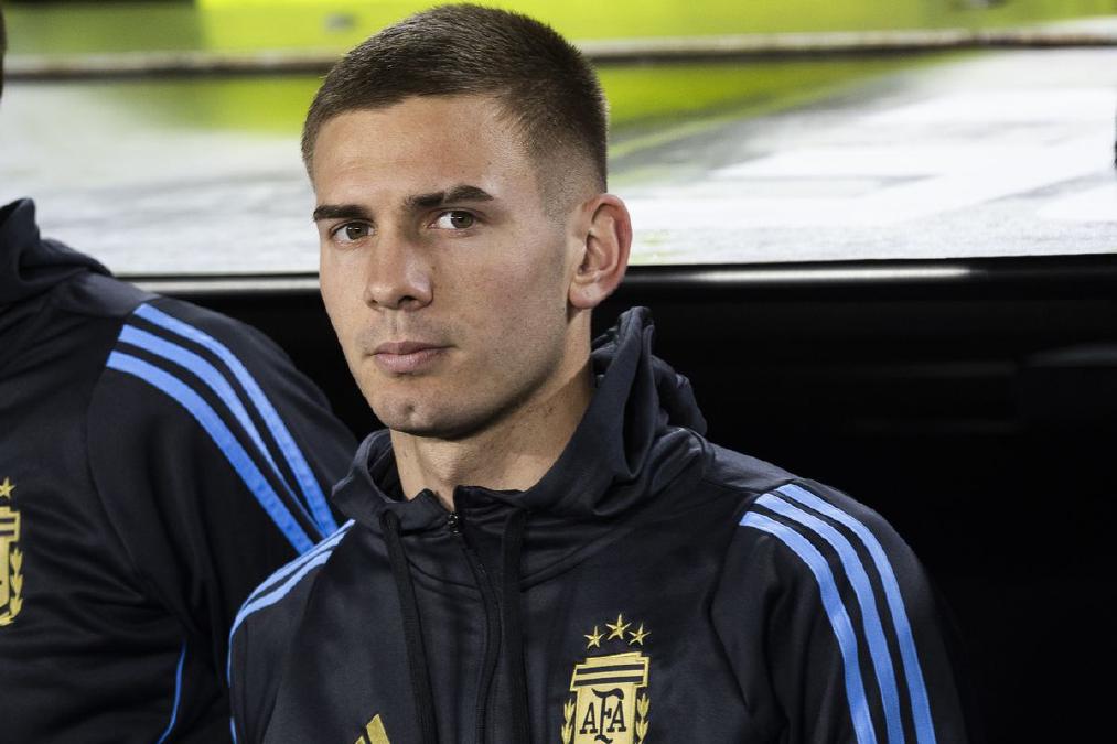 Franco Mastantuono 球星照