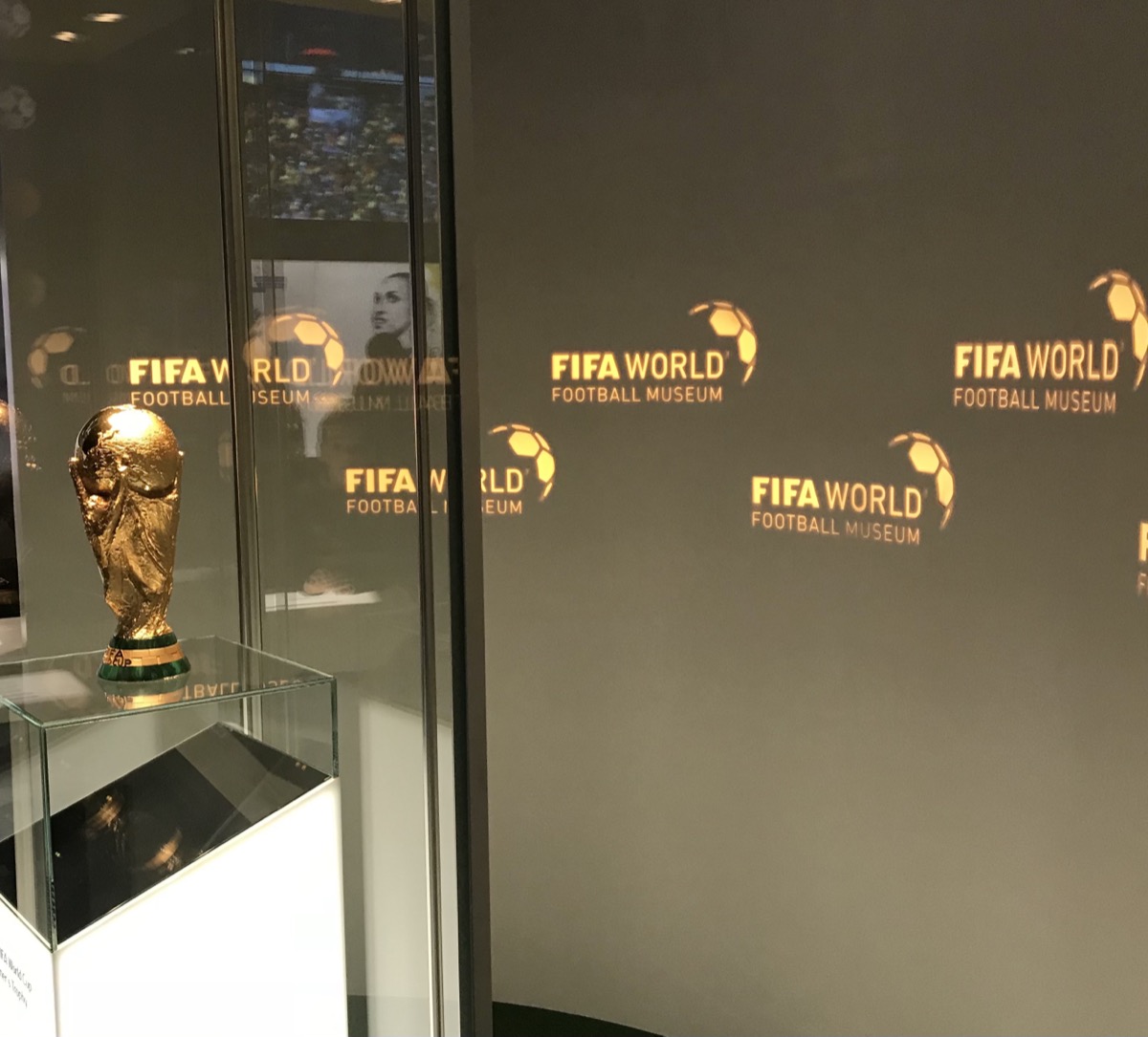 大力神杯全球巡游：2026世界杯前的最后盛宴，30国75站的史诗征程